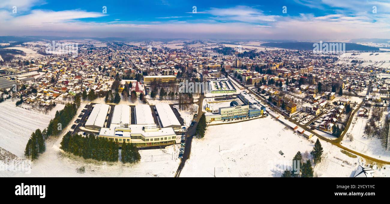 Antenna inverno nevoso vista di Krizevci Foto Stock