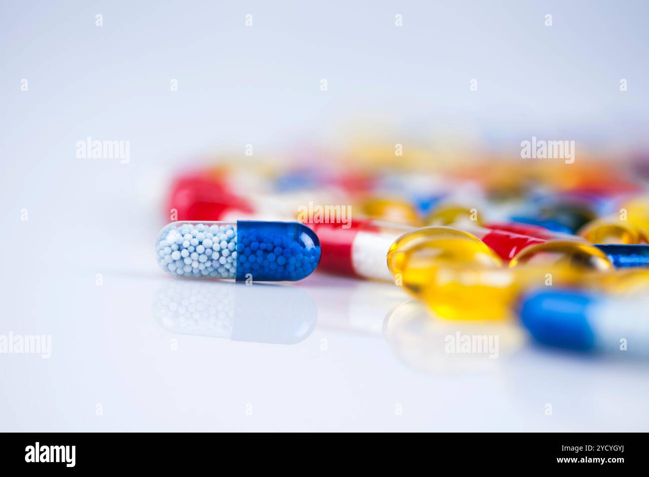 Composizione con varietà di farmaco pillole sfondo Foto Stock