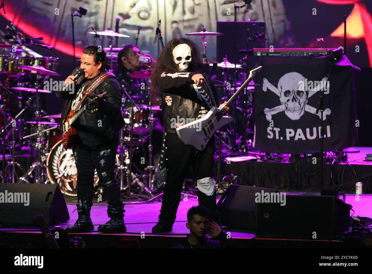 Dallas, Stati Uniti. 18 ottobre 2024. Jorge Fonseca e Juan Ruiz del Foco de Atelier si esibiscono sul palco durante il Panteon Rococo sta Noche U.S.A. Tour 2024 presso la fabbrica di Deep Ellum. Il 18 ottobre 2024 a Dallas, Texas. (Foto di Javier Vicencio/Eyepix/Sipa USA) credito: SIPA USA/Alamy Live News Foto Stock