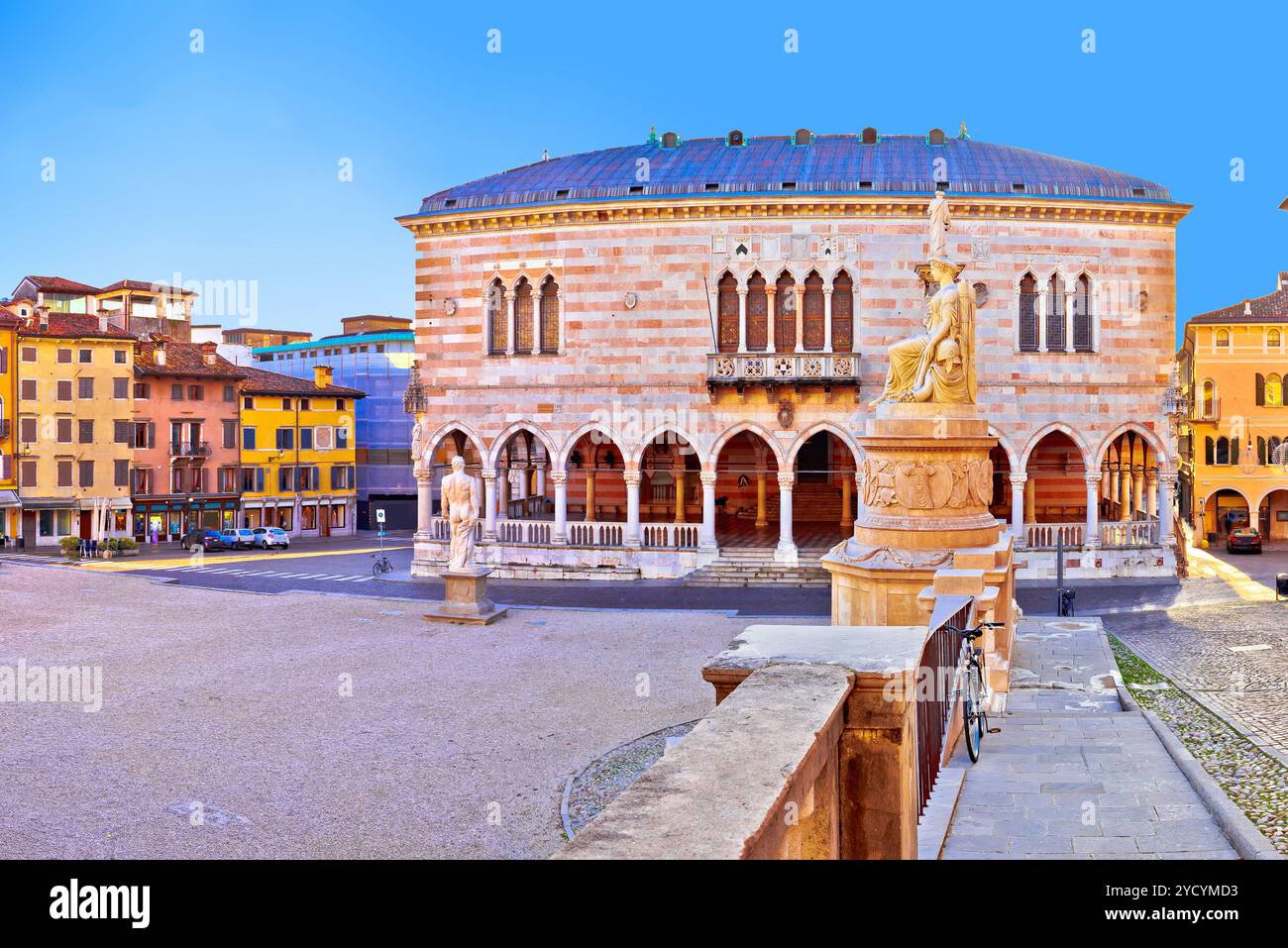 Piazza della Liberta piazza di Udine vista punti di riferimento Foto Stock