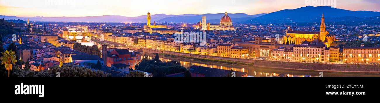 Vista panoramica serale del paesaggio urbano di Firenze Foto Stock