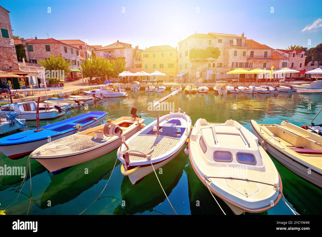 Città di Postira vista fronte mare Foto Stock