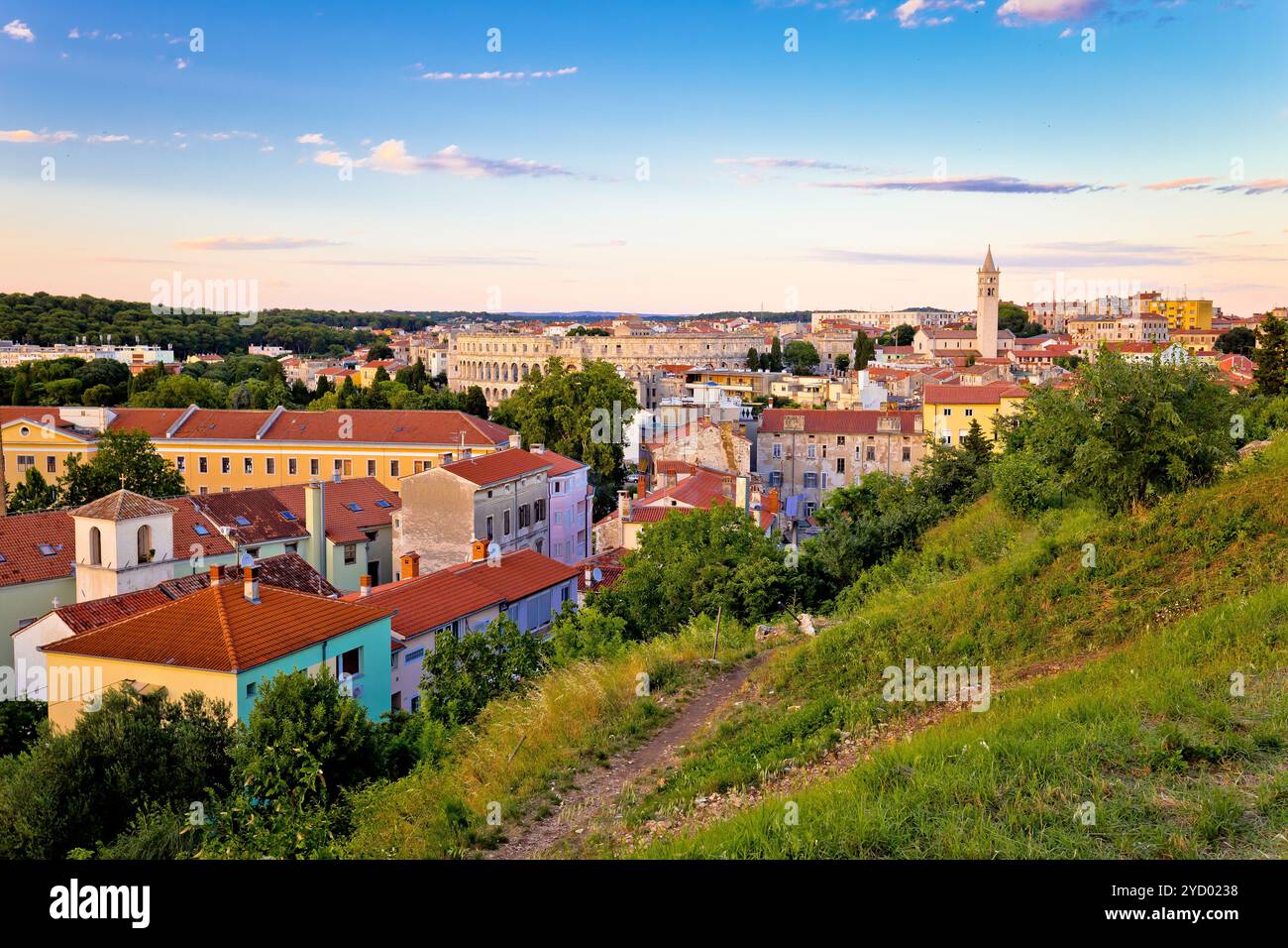 Vista panoramica di Pola dalla collina Foto Stock