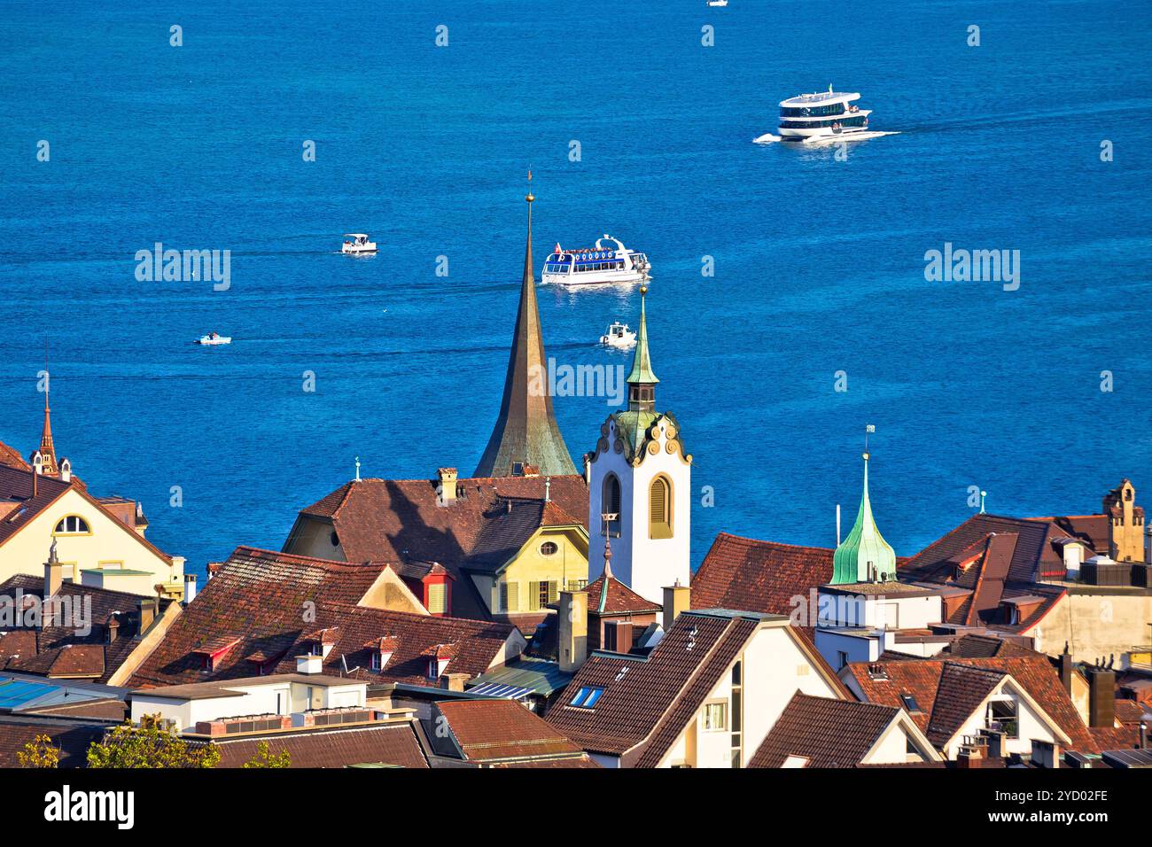 Vista idilliaca sul lago svizzero di Lucerna Foto Stock