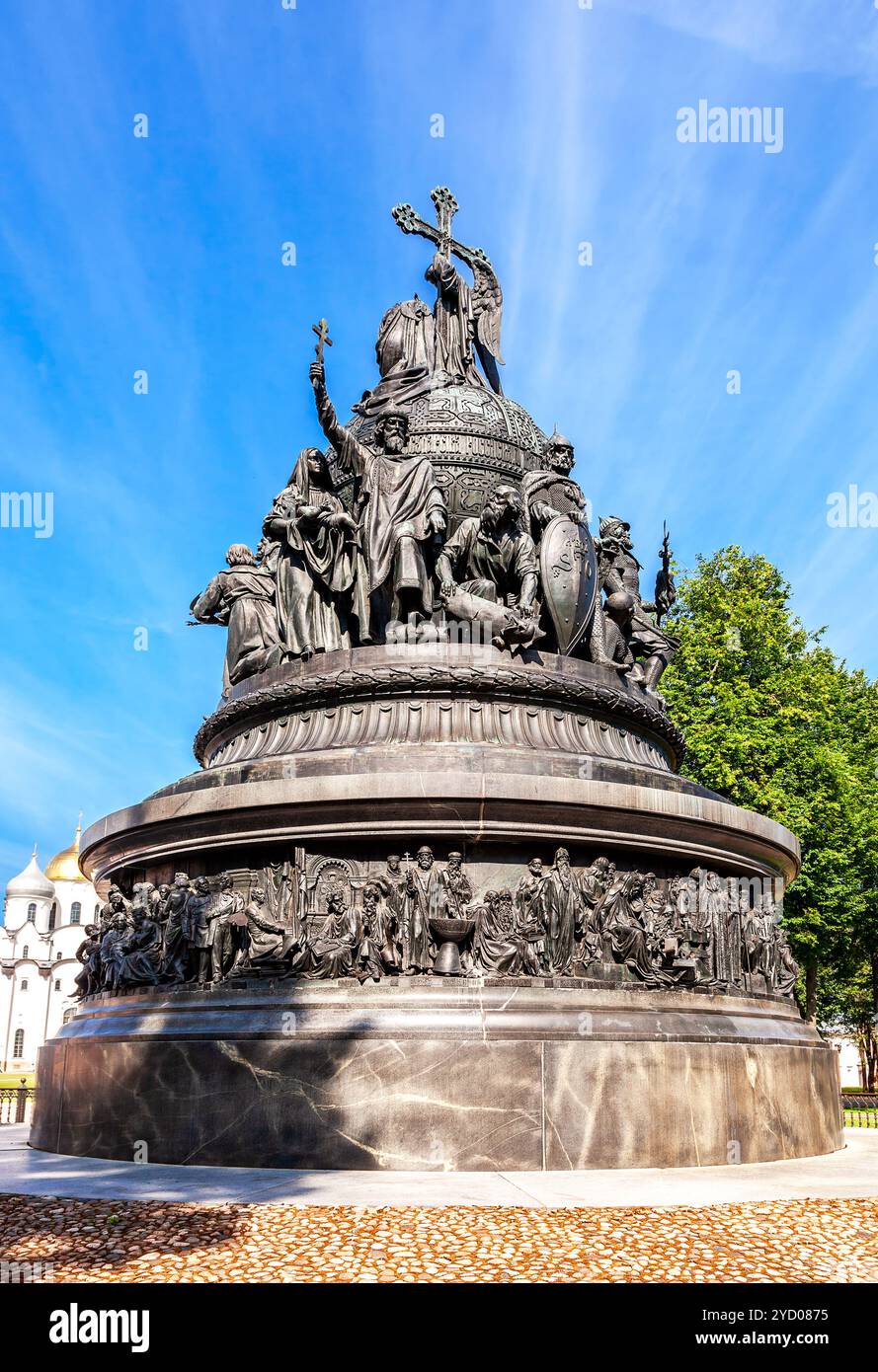 Millennium of Russia Monument (1862) nel Cremlino di Novgorod, Russia Foto Stock