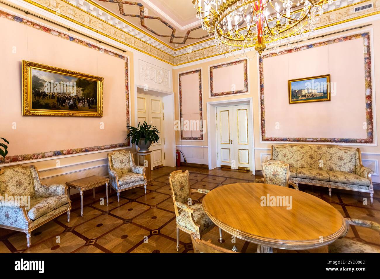 Palazzo Konstantinovsky (Congresso) a Strelna. Interno di una delle sale del Palazzo Foto Stock