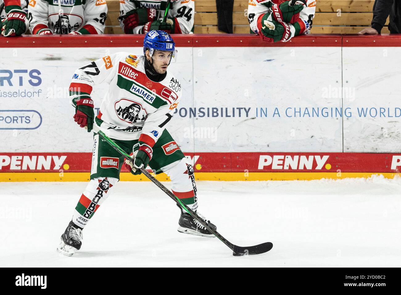 Luca Tosto (Augsburger Panther, 77) Penny DEL: D?sseldorfer EG - Augsburger Panther; D?sseldorf, PSD Bank Dome; 24.10.2024 Foto Stock