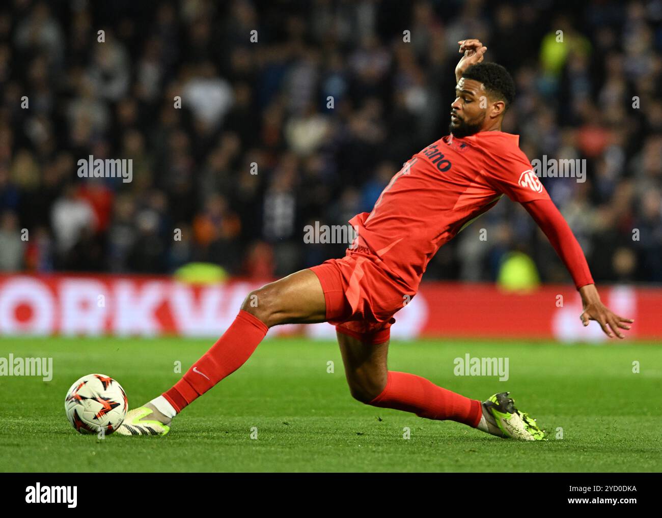 Glasgow, Regno Unito. 24 ottobre 2024. Malcolm Edjouma della FCSB durante la partita di UEFA Europa League all'Ibrox Stadium di Glasgow. Il credito per immagini dovrebbe essere: Neil Hanna/Sportimage Credit: Sportimage Ltd/Alamy Live News Foto Stock