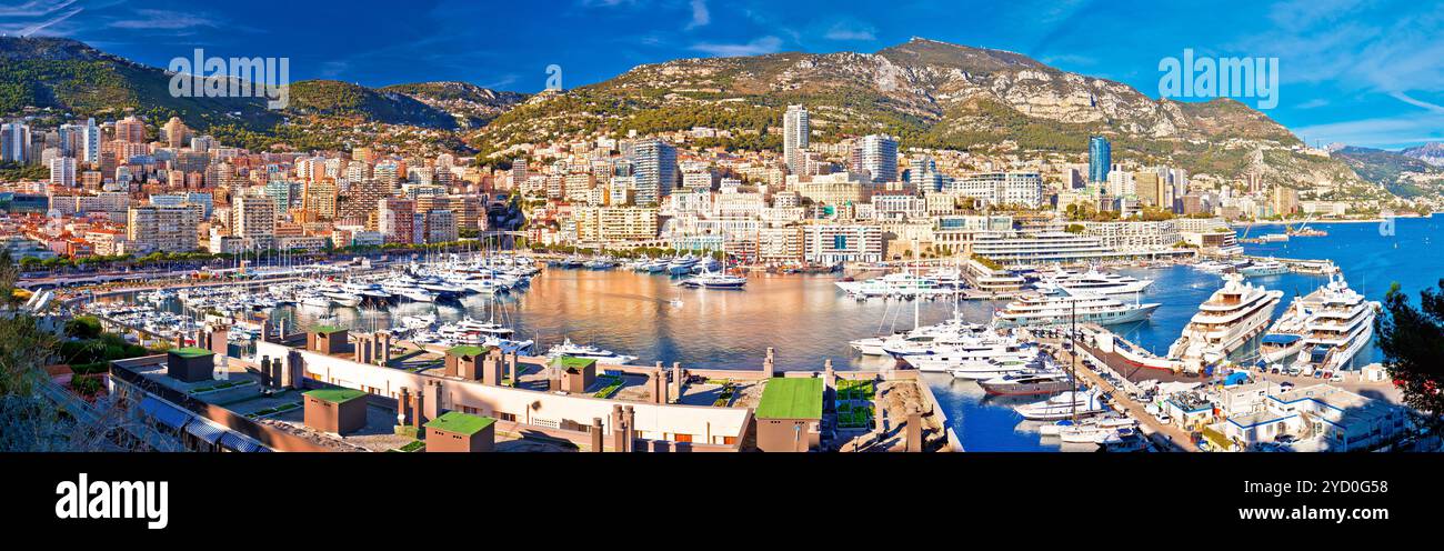 Vista panoramica colorata del porto e del paesaggio urbano di Monaco e Monte Carlo Foto Stock