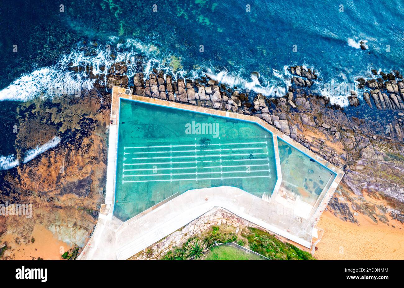 Piscina Collaroy Rock e vista sull'oceano dall'alto Foto Stock