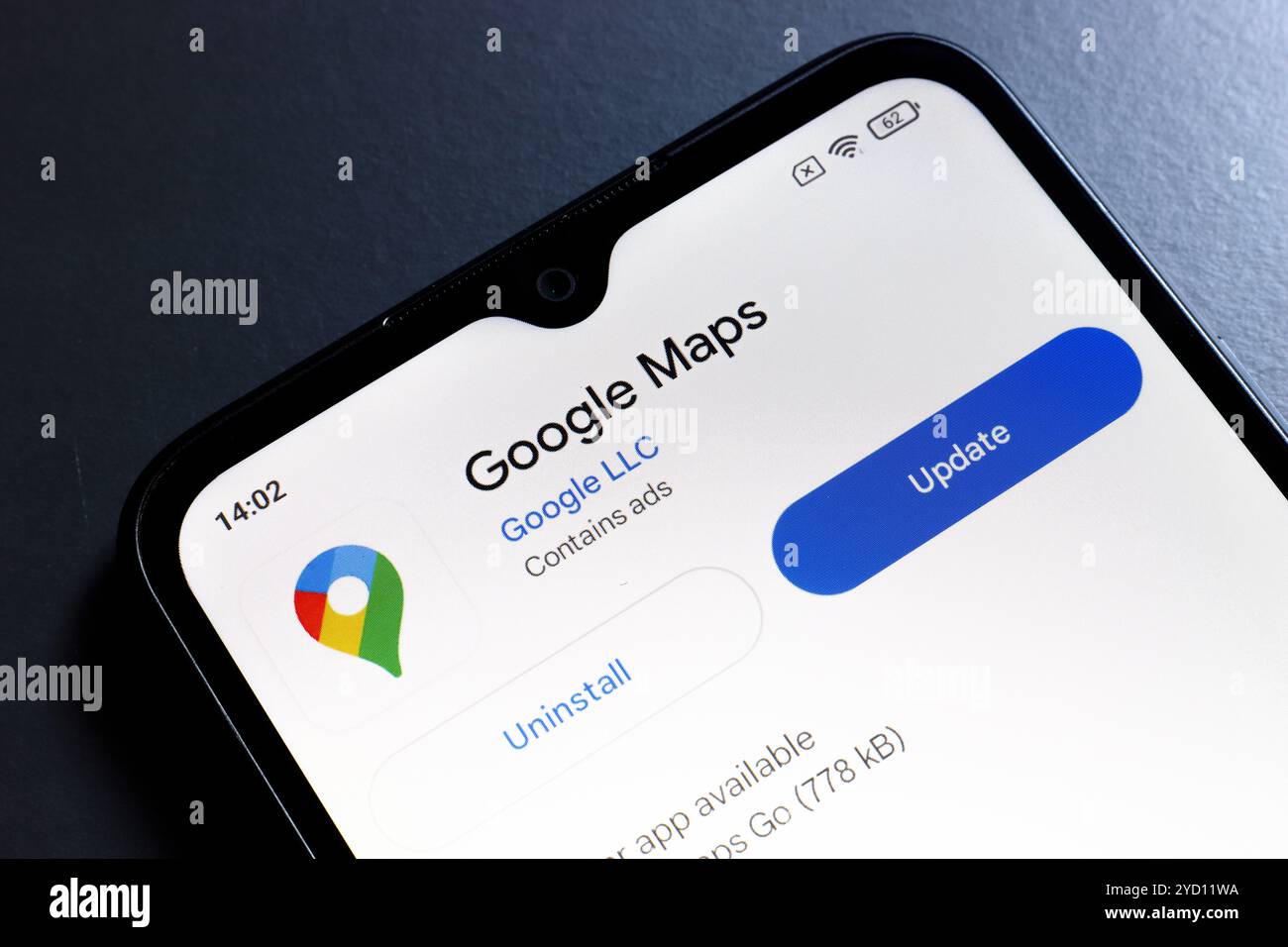 24 ottobre 2024, Portogallo. In questa immagine, il logo dell'app Google Maps viene visualizzato sullo schermo di uno smartphone Foto Stock