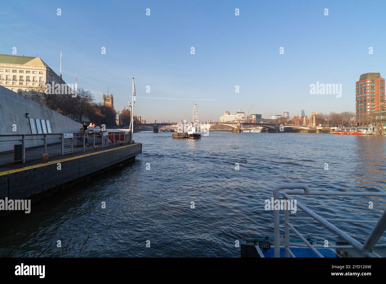 Vista dal Thames Clipper boat di Londra Foto Stock