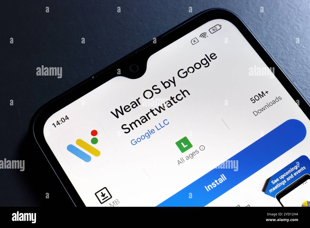 24 ottobre 2024, Portogallo. In questa immagine, il logo dell'app Wear OS by Google viene visualizzato sullo schermo di uno smartphone Foto Stock