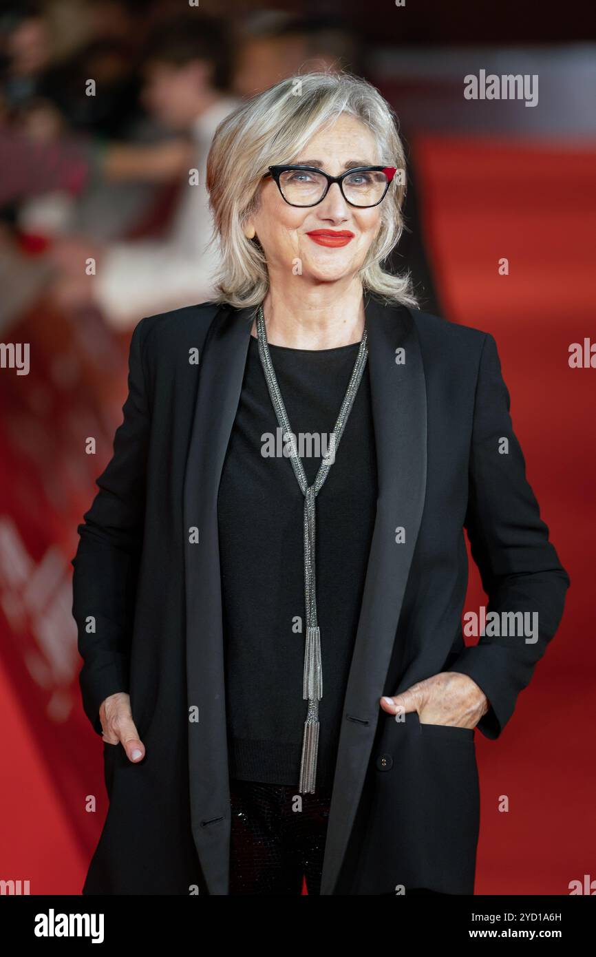 Roma, Italia - 21 ottobre 2024: L'attrice italiana Lunetta Savino partecipa al Red carpet degli uni Awards durante il 19° Festival del Cinema di Roma all'Auditorium Parco della musica. Foto Stock