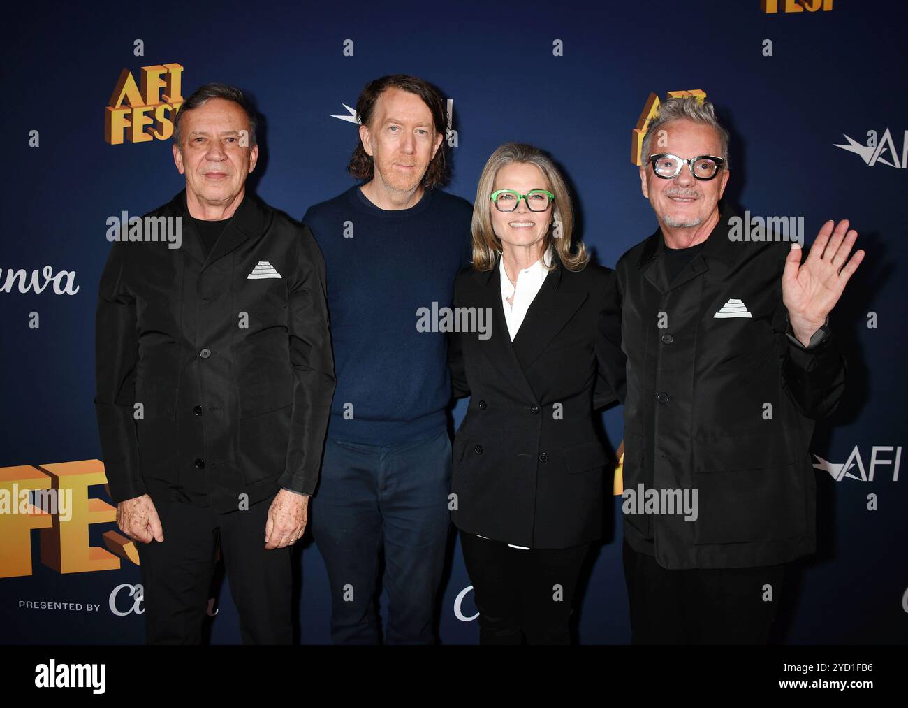 HOLLYWOOD, CALIFORNIA - 23 OTTOBRE: (L-R) Robert Mothersbaugh, Chris Smith, Anita Greenspan e Mark Mothersbaugh partecipano all'AFI FEST 2024 "devo" Canv Foto Stock