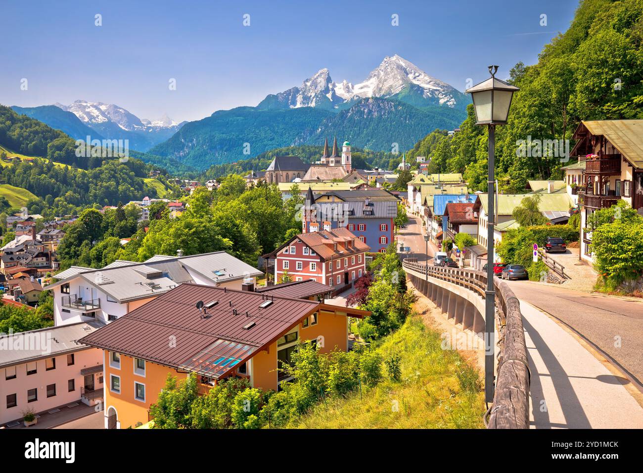 Città di Berchtesgaden e vista sul paesaggio alpino Foto Stock