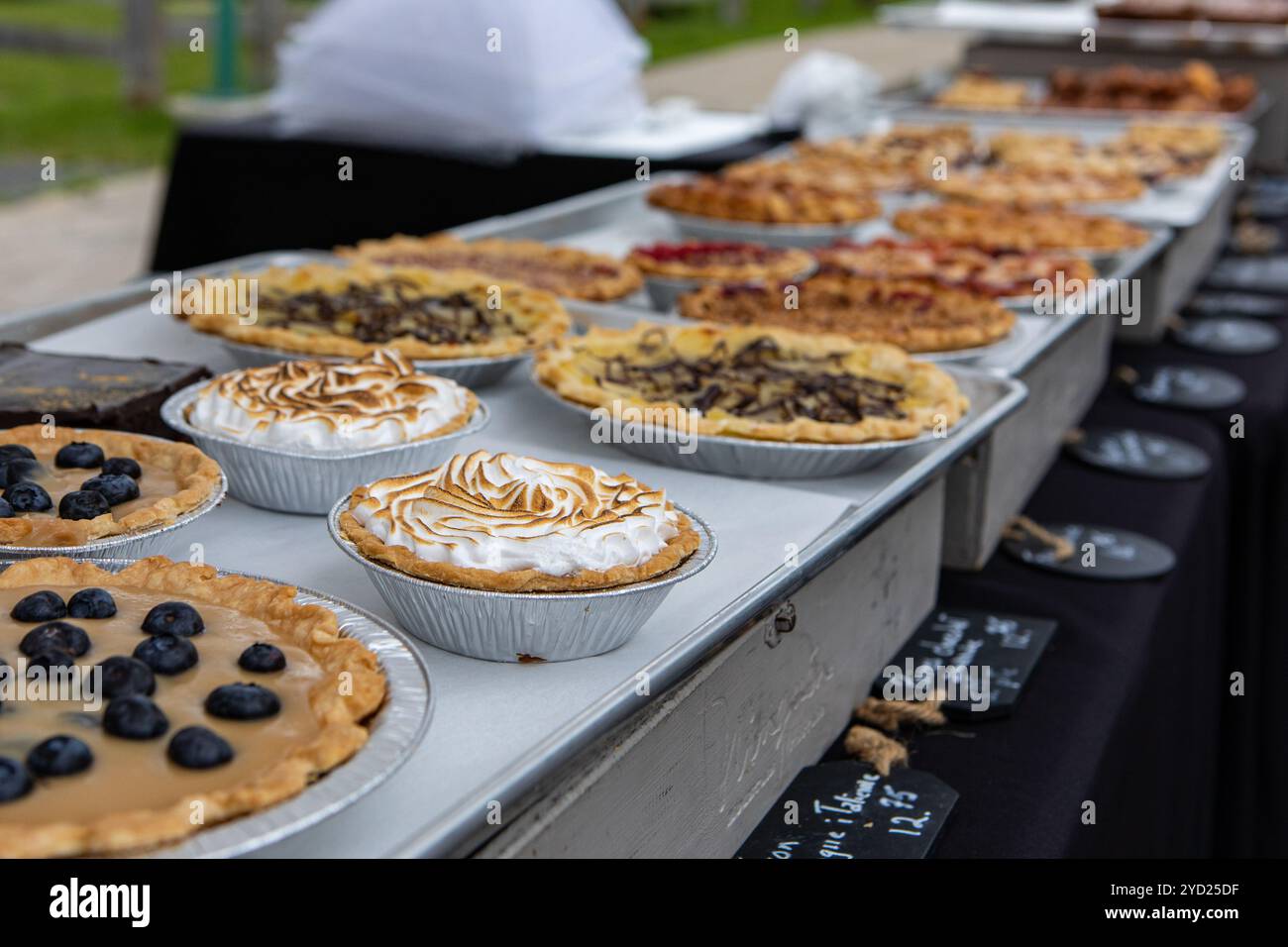 Prodotti da forno alla fiera dell'agricoltura all'aperto. Foto Stock