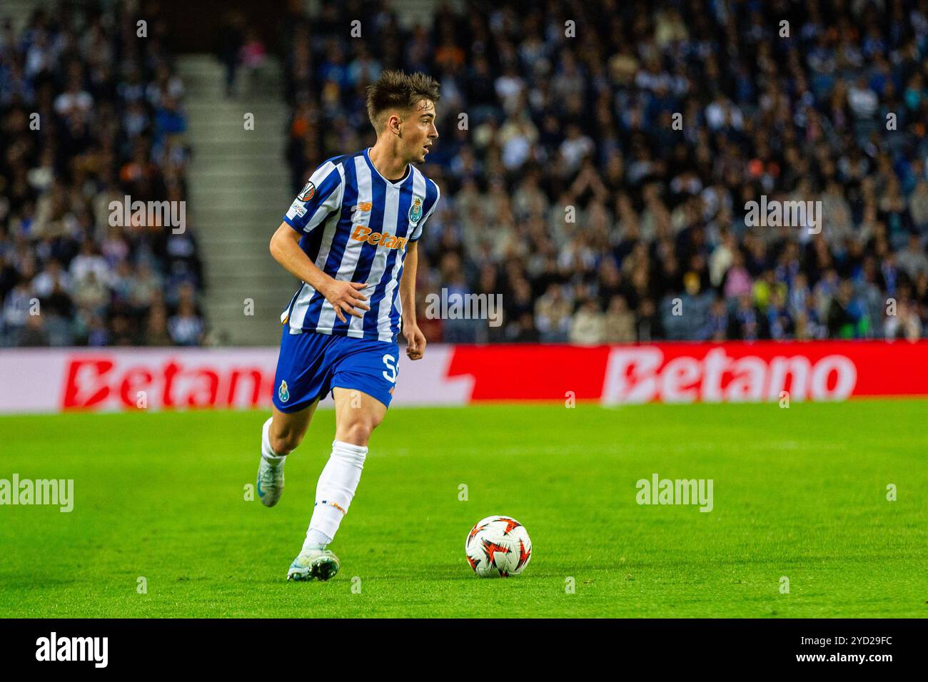 Porto, Portogallo. 24 ottobre 2024. Martim Fernandes del FC Porto in azione durante la partita di calcio del primo turno della UEFA Europa League 3 tra FC Porto e Hoffenheim allo stadio Dragao. Punteggio finale: FC Porto 2:0 TSG 1899 Hoffenheim credito: SOPA Images Limited/Alamy Live News Foto Stock