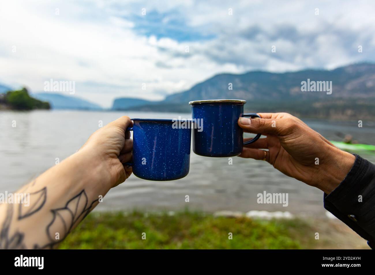 Esultare un caffè a madre natura Foto Stock
