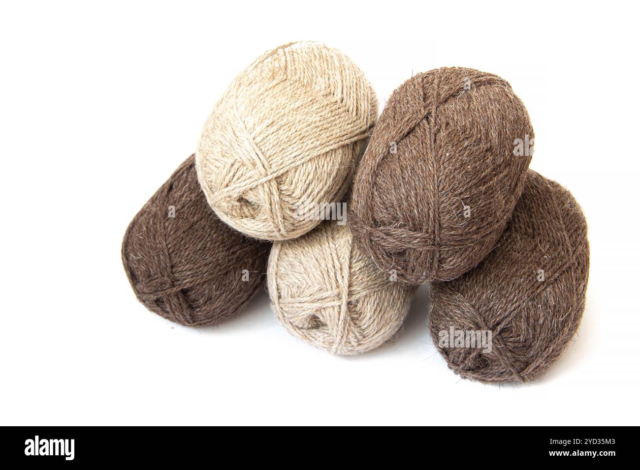 Filati di lana per maglieria. Filetto di lana per maglieria. Mano propria. Lavorazione a maglia e ricamo. Filati per sciarpa, maglione e calze. Arte Foto Stock