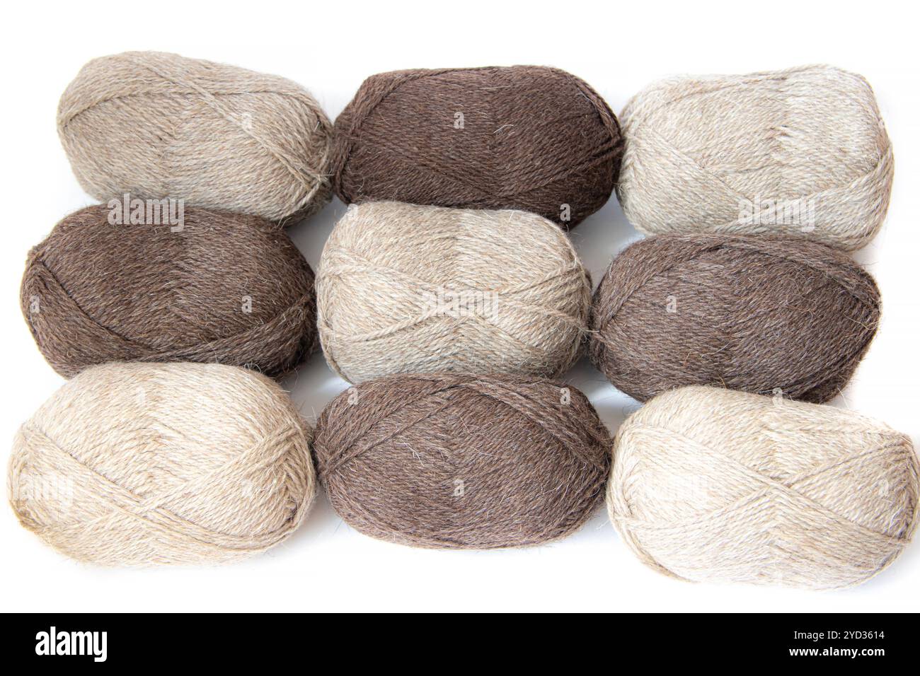 Filati di lana per maglieria. Filetto di lana per maglieria. Mano propria. Lavorazione a maglia e ricamo. Filati per sciarpa, maglione e calze. Arte Foto Stock