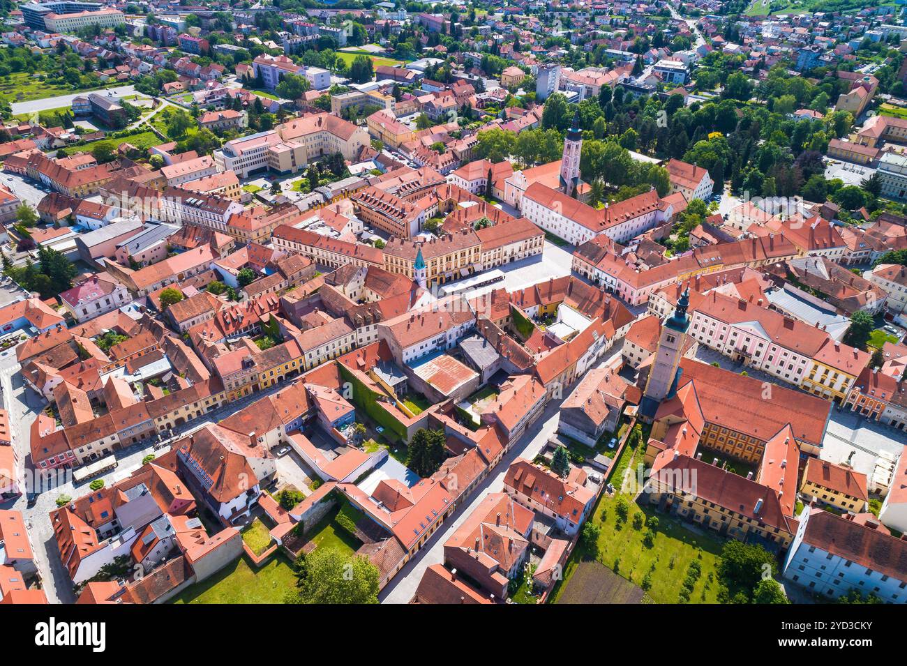 Città storica di Varazdin vista aerea, destinazione turistica barocca Foto Stock
