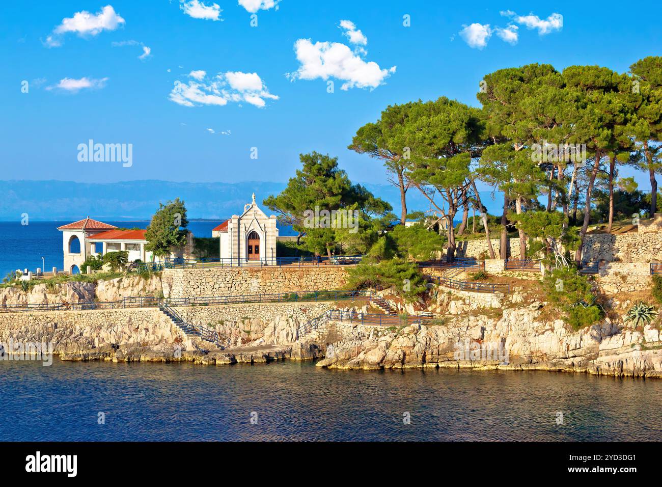Isola di Lussino località turistica costa vista estiva Foto Stock