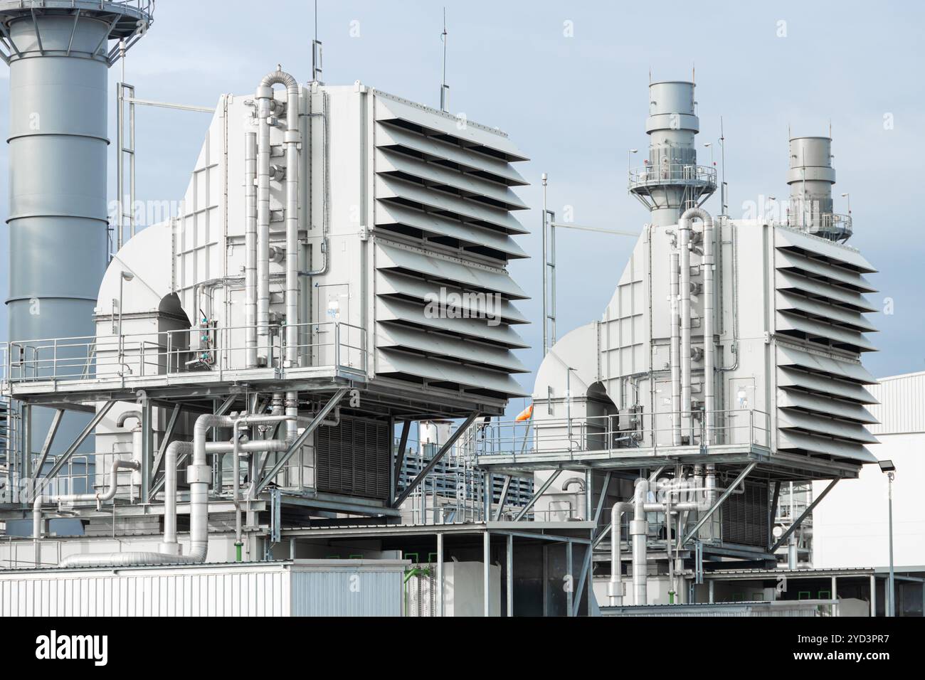 Foro di ingresso dell'aria della turbina a gas con sistema di filtraggio. Grande camera di filtraggio dell'aria per l'industria pesante di centrali elettriche a ciclo combinato. Foto Stock