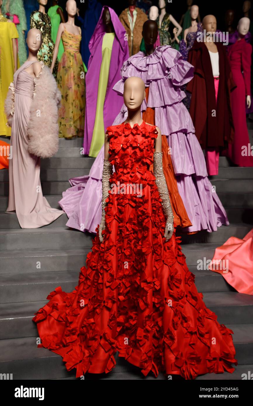 Forever Valentino Exhibition al M7 Design and Technology Museum di Doha, Qatar Foto Stock