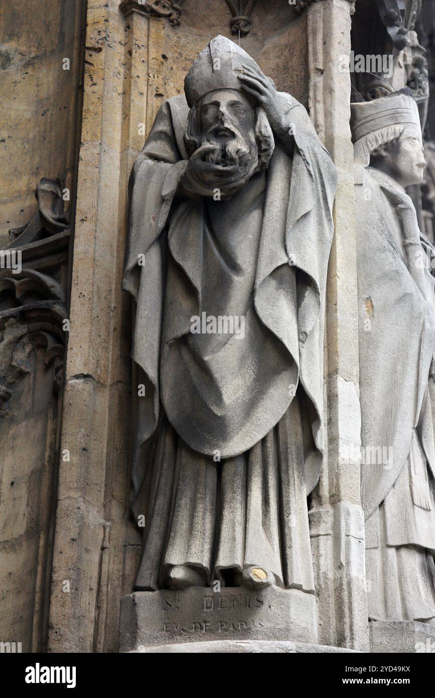 Saint Denis statua, Saint Germain l'Auxerrois chiesa, Parigi Foto Stock