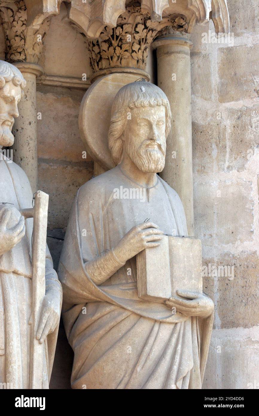 San Matteo, cattedrale di Notre Dame, portale del giudizio universale, Parigi Foto Stock