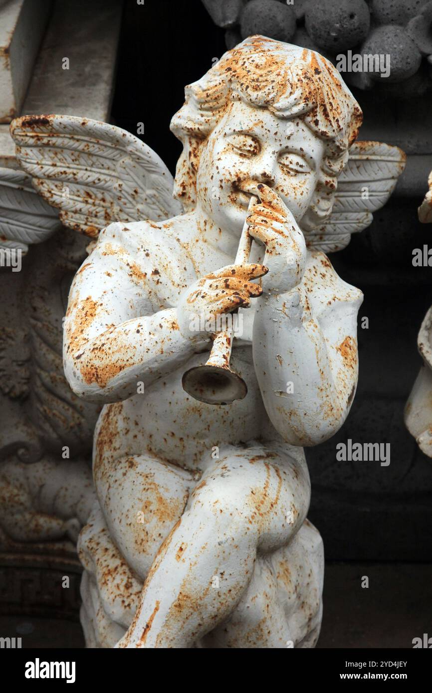 Angeli al mercato delle pulci. Parigi, Francia Foto Stock