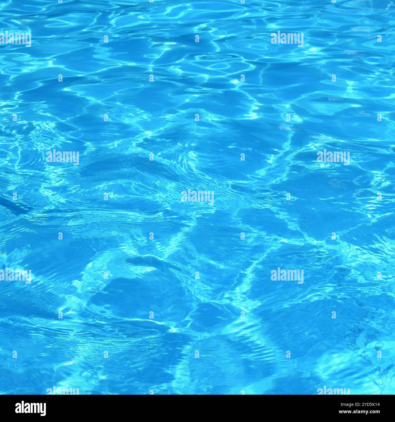 Piscina con acqua pulita. Estate sfondo per viaggiare. Foto Stock