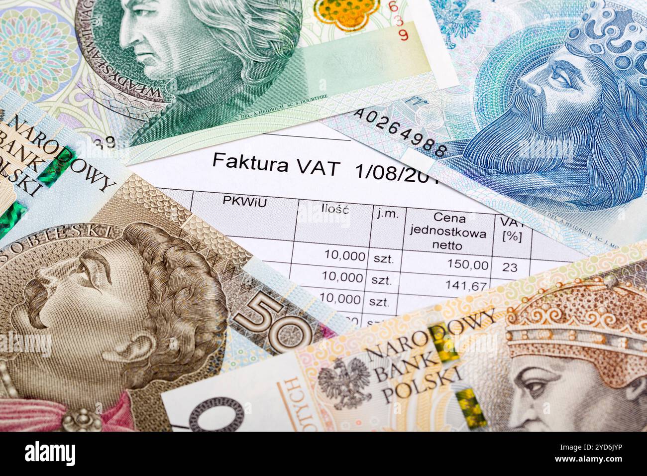 Fattura IVA sullo sfondo del denaro polacco Foto Stock