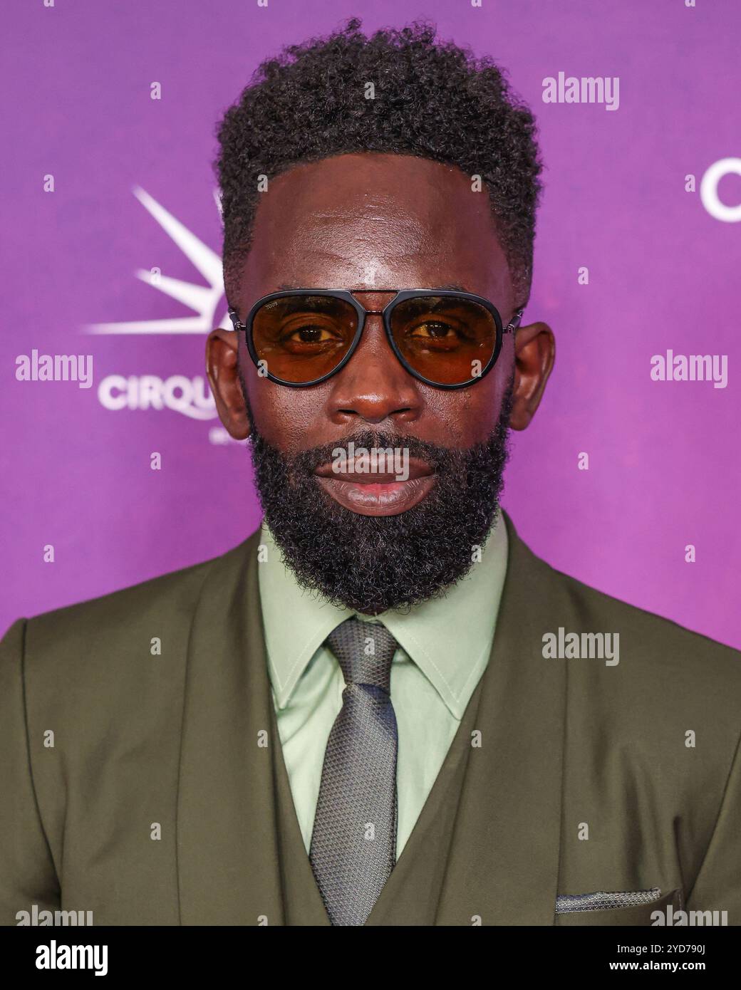 SANTA MONICA, LOS ANGELES, CALIFORNIA, USA - 24 OTTOBRE: Jimmy Akingbola arriva alla premiere "KOOZA" del Cirque du Soleil Red Carpet, tenutasi al Santa Monica Pier il 24 ottobre 2024 a Santa Monica, Los Angeles, California, Stati Uniti. (Foto di Xavier Collin/Image Press Agency) Foto Stock