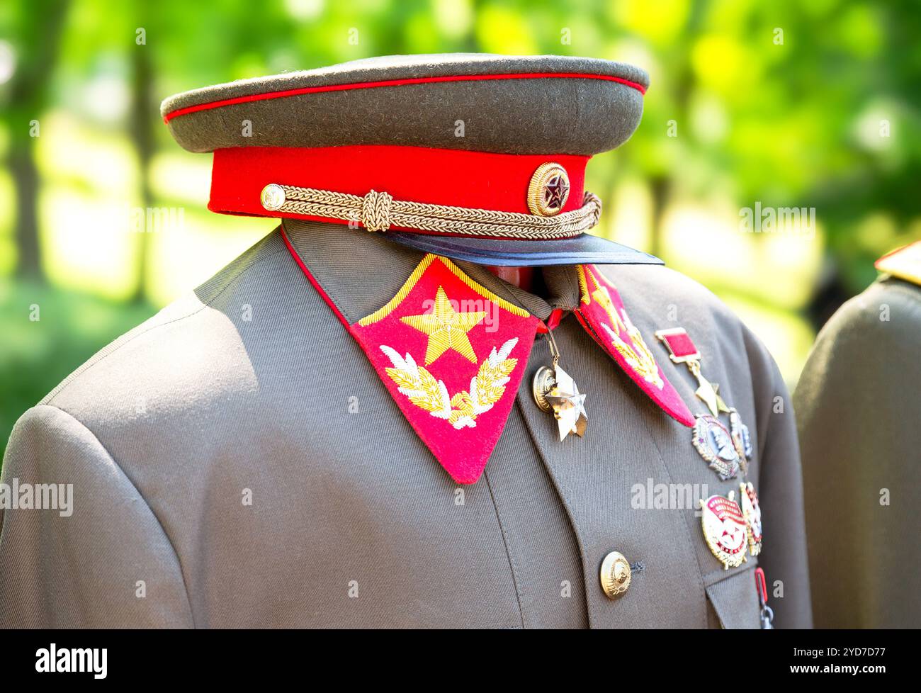 Uniforme militare d'epoca del maresciallo dell'Unione Sovietica S. Timoshenko con stella d'oro Foto Stock