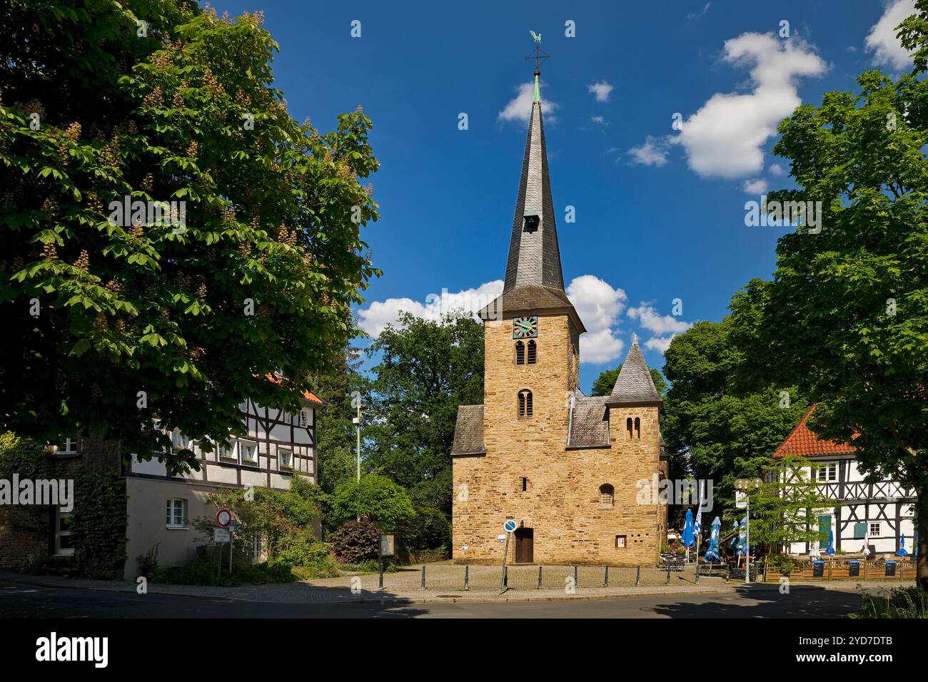La chiesa del villaggio nel centro storico di Wengern, Wetter (Ruhr), Germania, Europa Foto Stock