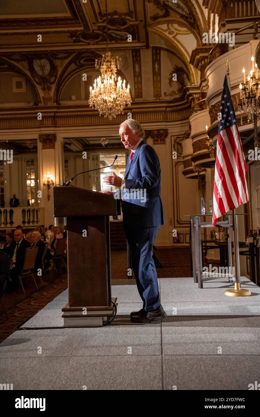 Boston, Massachusetts, USA 13 giugno 2024 il senatore Edward Markey (D-ma) ha parlato al Mass Dems 25th Annual Dinner al Copley Plaza Hotel di Boston il 13 giugno 2024. Il senatore Markey è membro del congresso dal 1976. (Rick Friedman ) Foto Stock