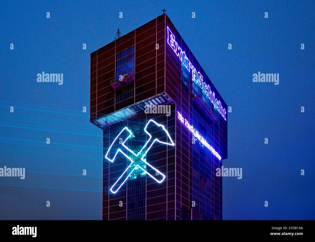 Teste di martello illuminate della miniera Heinrich Robert allo strato extra, Bergwerk Ost, Hamm, Ger Foto Stock