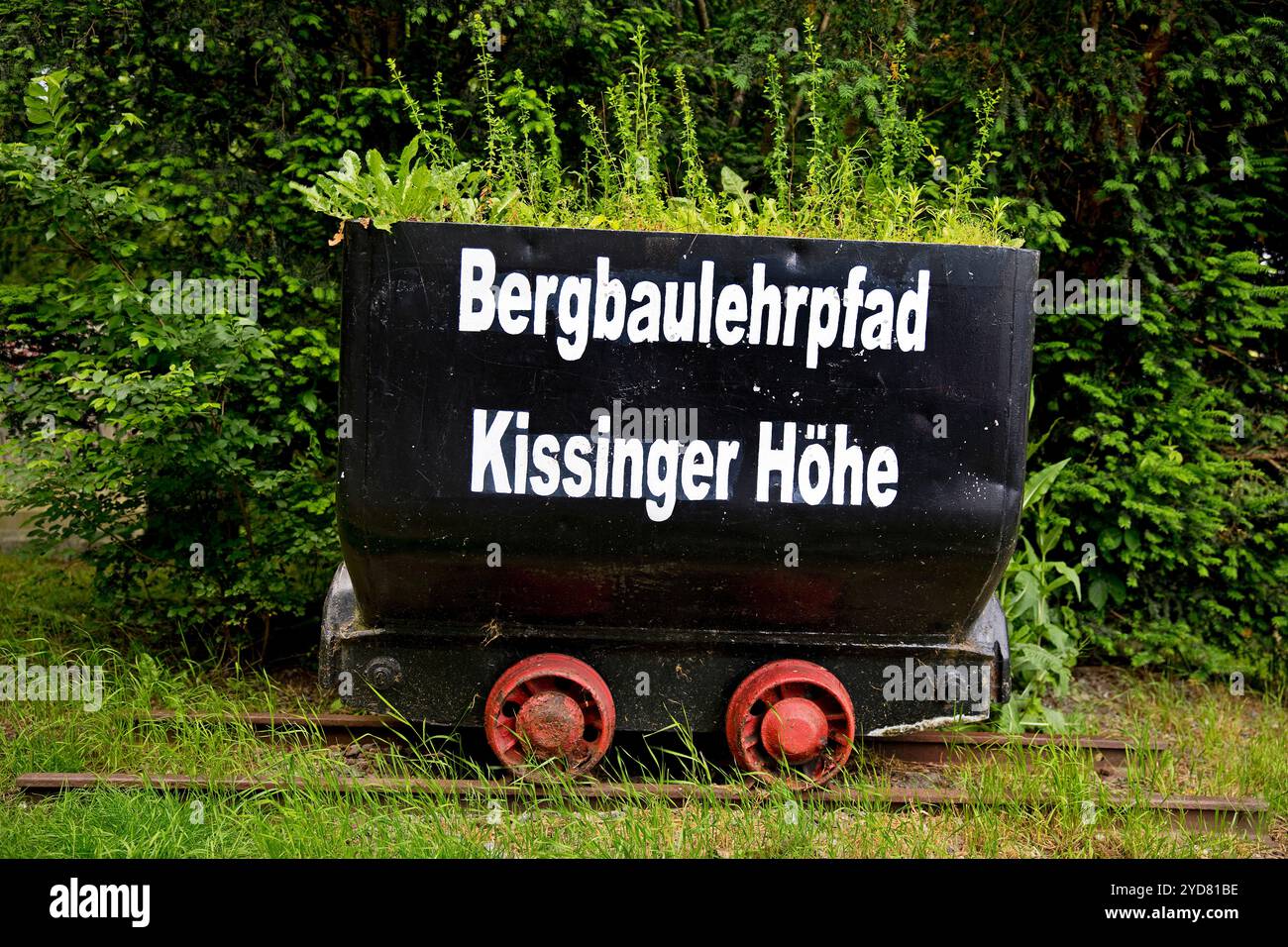 Carro del carbone con l'iscrizione Mining Trail Kissinger Hoehe, Hamm, regione della Ruhr, Germania, Europa Foto Stock