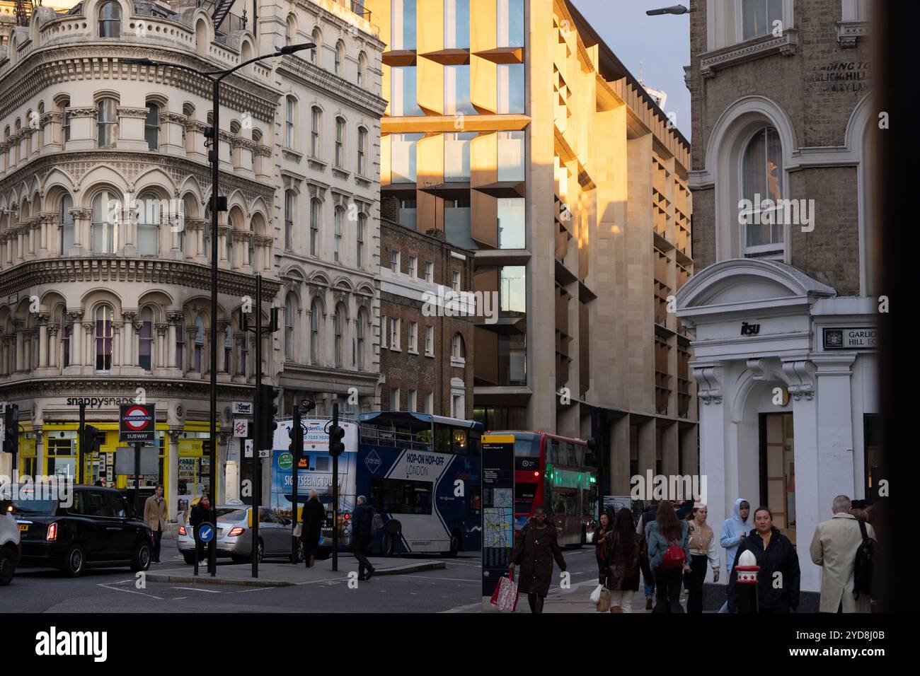 La sede europea di Bloomberg a Londra, progettata da Foster + Partners, città di londra Foto Stock