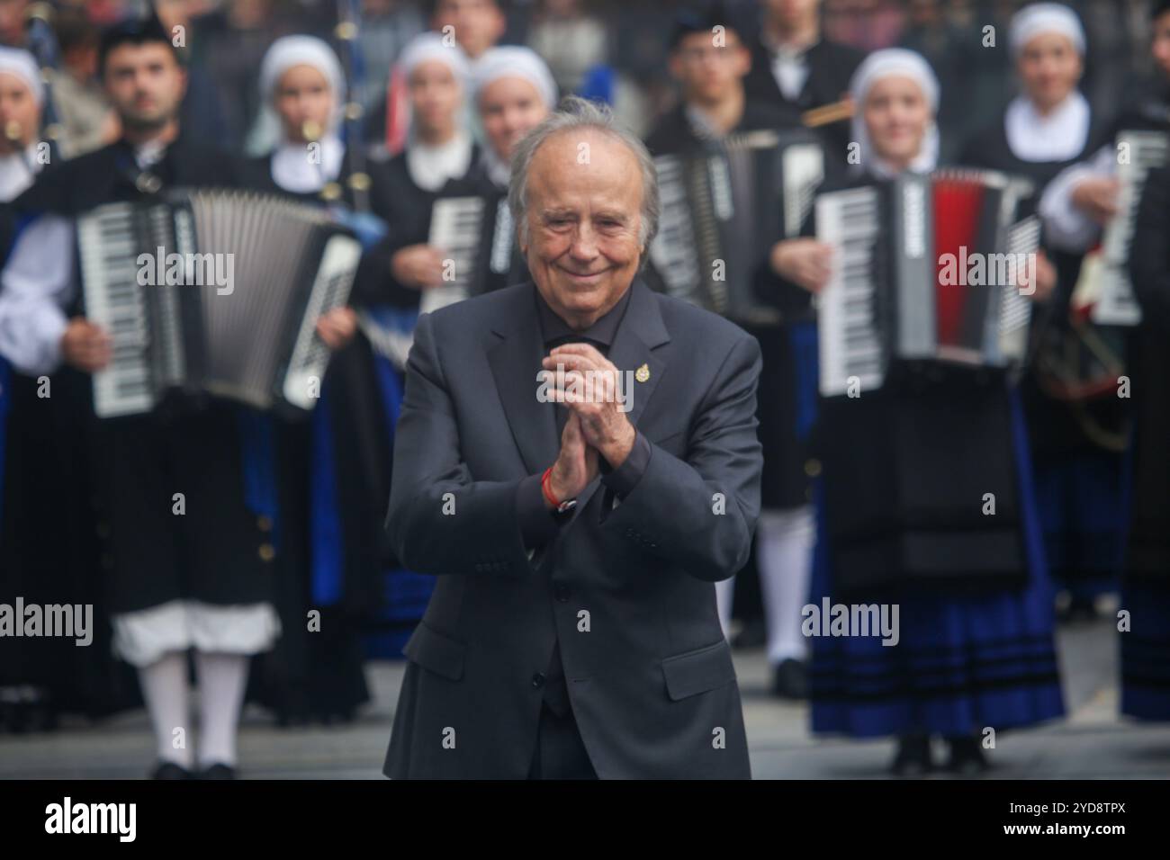 Oviedo, Spagna, 25 ottobre 2024: Il Premio della Principessa delle Asturie per le Arti, Joan Manuel Serrat durante i premi Princess of Asturias 2024, il 25 ottobre 2024, al Teatro Campoamor di Oviedo, Spagna. Crediti: Alberto Brevers / Alamy Live News. Foto Stock