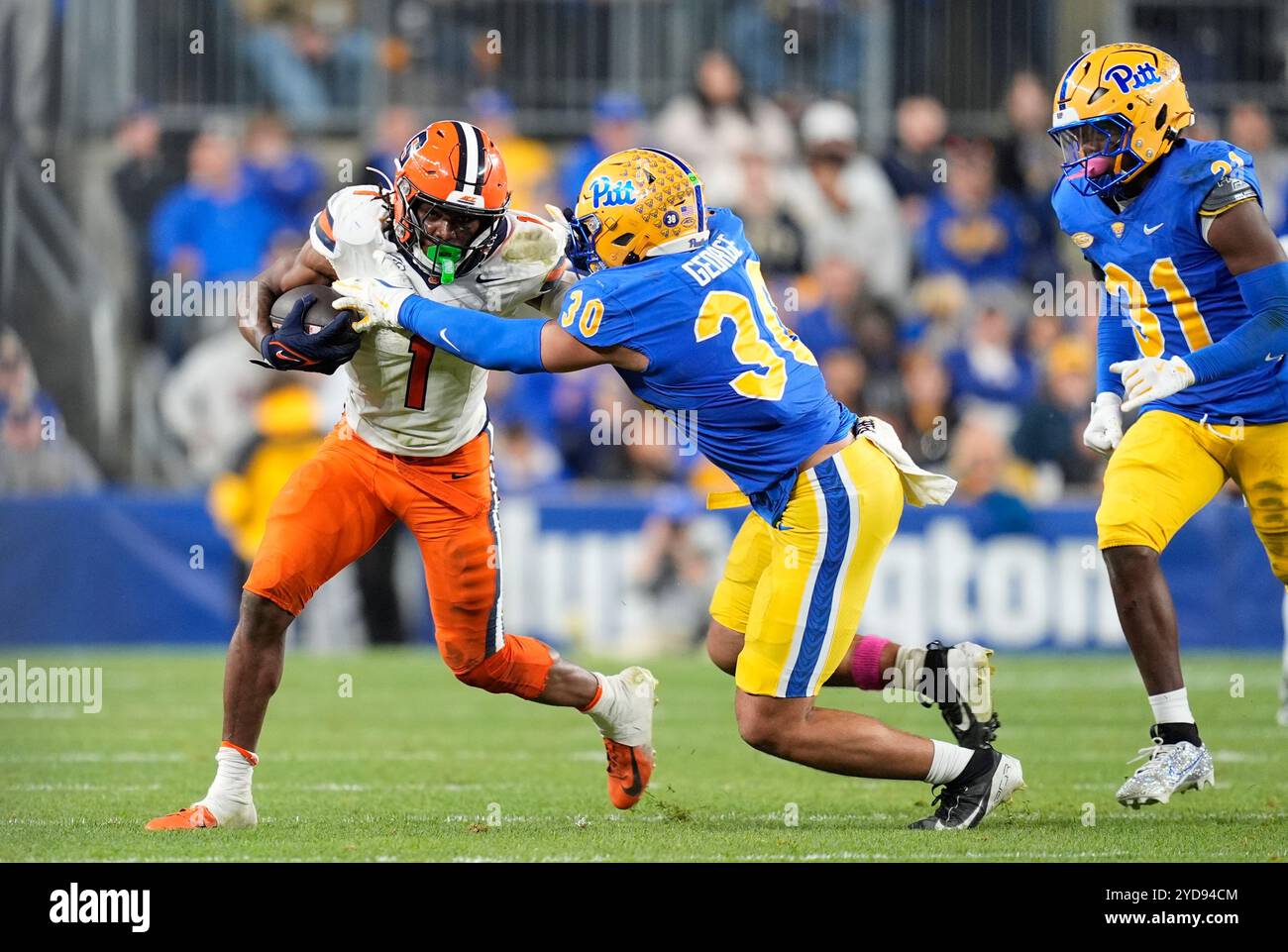 Pittsburgh, Pennsylvania, Stati Uniti. 24 ottobre 2024. 24 ottobre 2024: LeQuint Allen #1 e Brandon George #30 durante la University of Pittsburgh Panthers vs. Syracuse University Orange all'Acrisure Stadium di Pittsburgh, Pennsylvania. Brook Ward/Apparent Media Group (Credit Image: © AMG/AMG via ZUMA Press Wire) SOLO PER USO EDITORIALE! Non per USO commerciale! Foto Stock