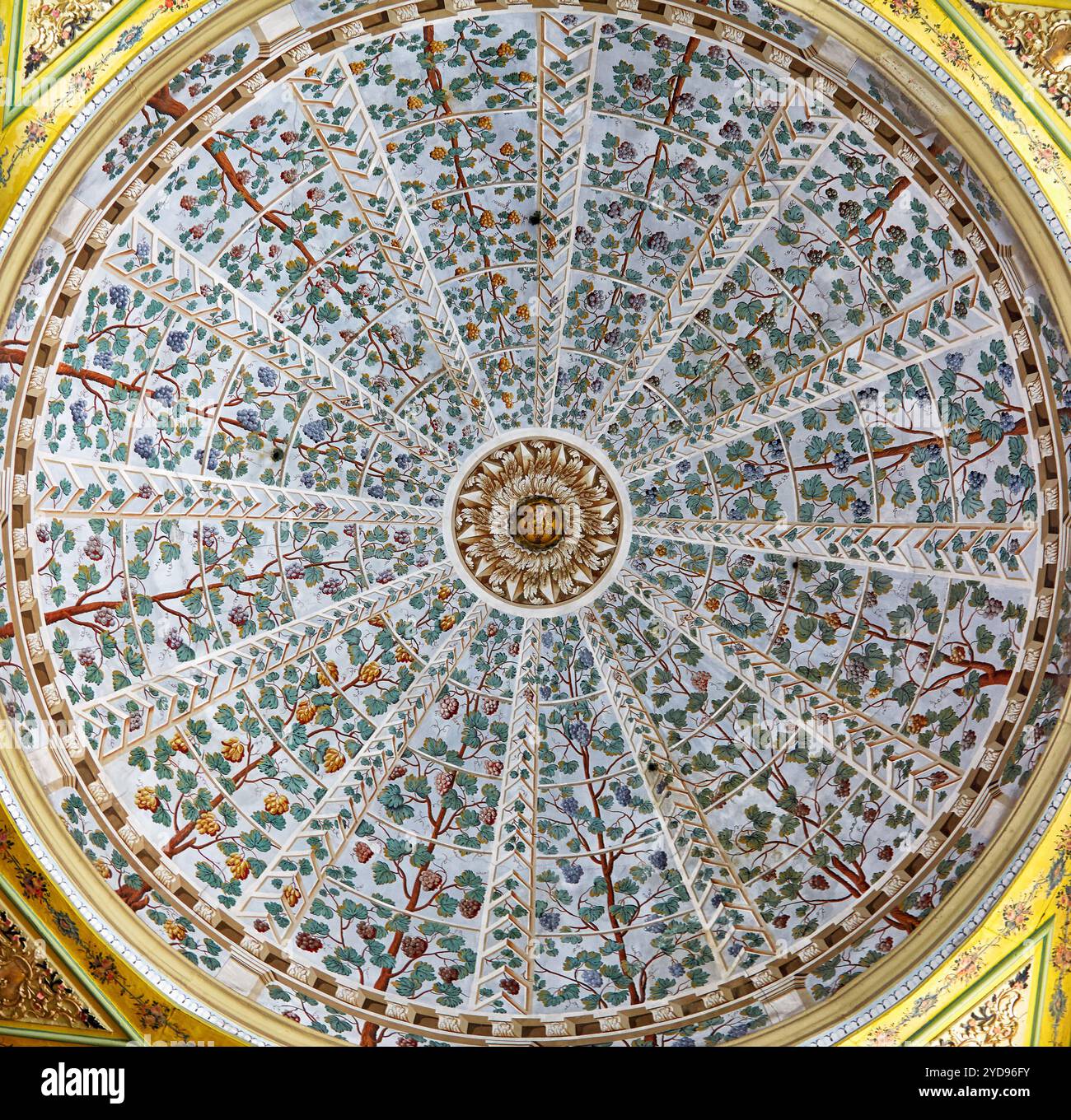 Le decorazioni del soffitto nell'Harem del Palazzo Topkapi, Istanbul, Turchia Foto Stock