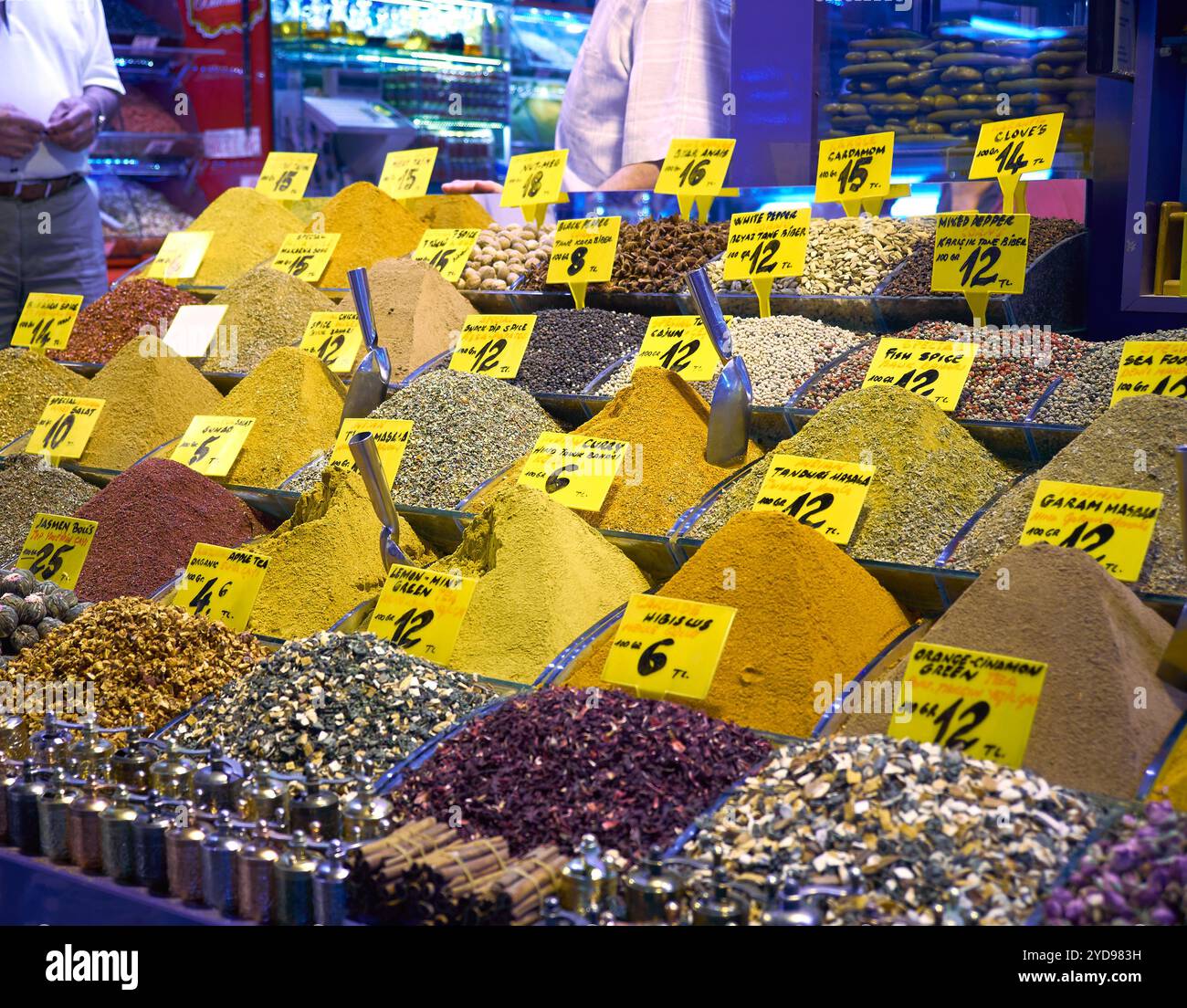 Le spezie colorate del Bazaar egiziano delle spezie. Istanbul. Turchia Foto Stock