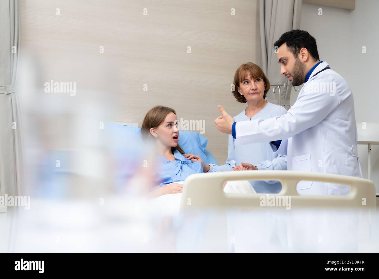 Quando un paziente aveva bisogno di essere ricoverato in ospedale, il medico ha dato loro la medicina. Prima di andare a letto Foto Stock