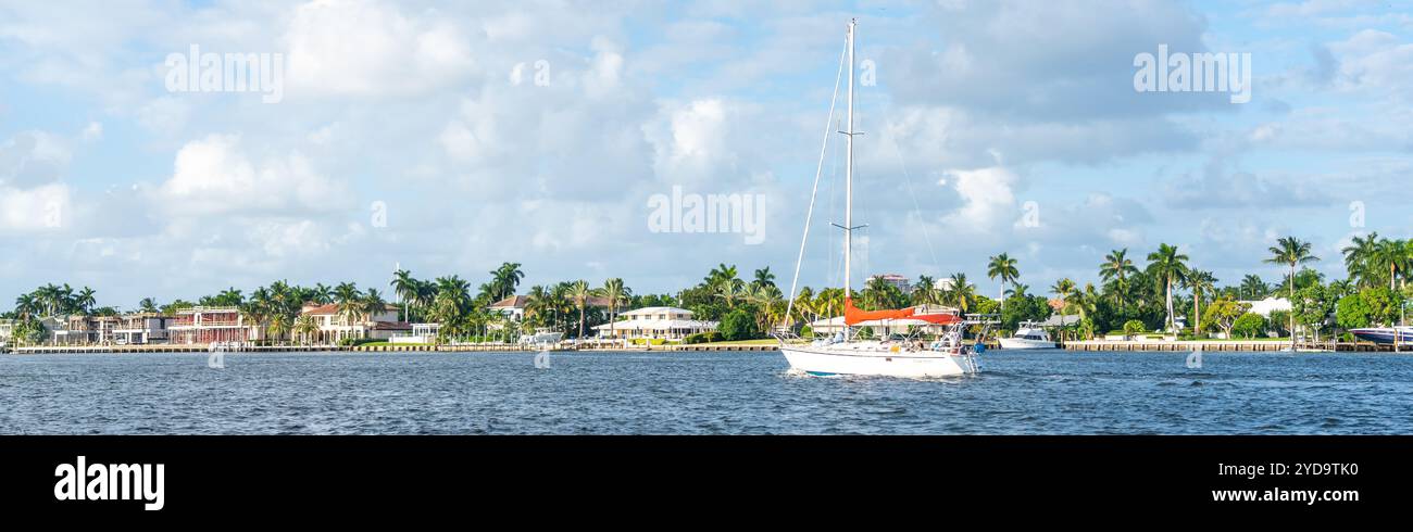 FORT LAUDERDALE, FLORIDA - Settembre 20, 2019: Panorama di palazzi in Fort Lauderdale Foto Stock