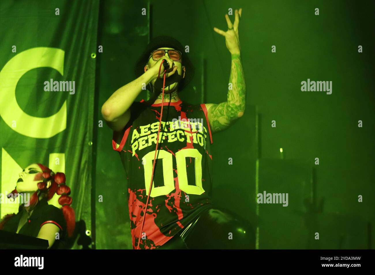 24 ottobre 2024, città del Messico, Ciudad de Mexico, Messico: Daniel Graves cantante della band electro Goth Pop americana-austriaca Aesthetic Perfection si esibisce sul palco come parte del Fall Goth Tour 2024 al San Rafael Forum. Il 24 ottobre 2024 a città del Messico, Messico. (Credit Image: © Carlos Santiago/eyepix via ZUMA Press Wire) SOLO PER USO EDITORIALE! Non per USO commerciale! Foto Stock
