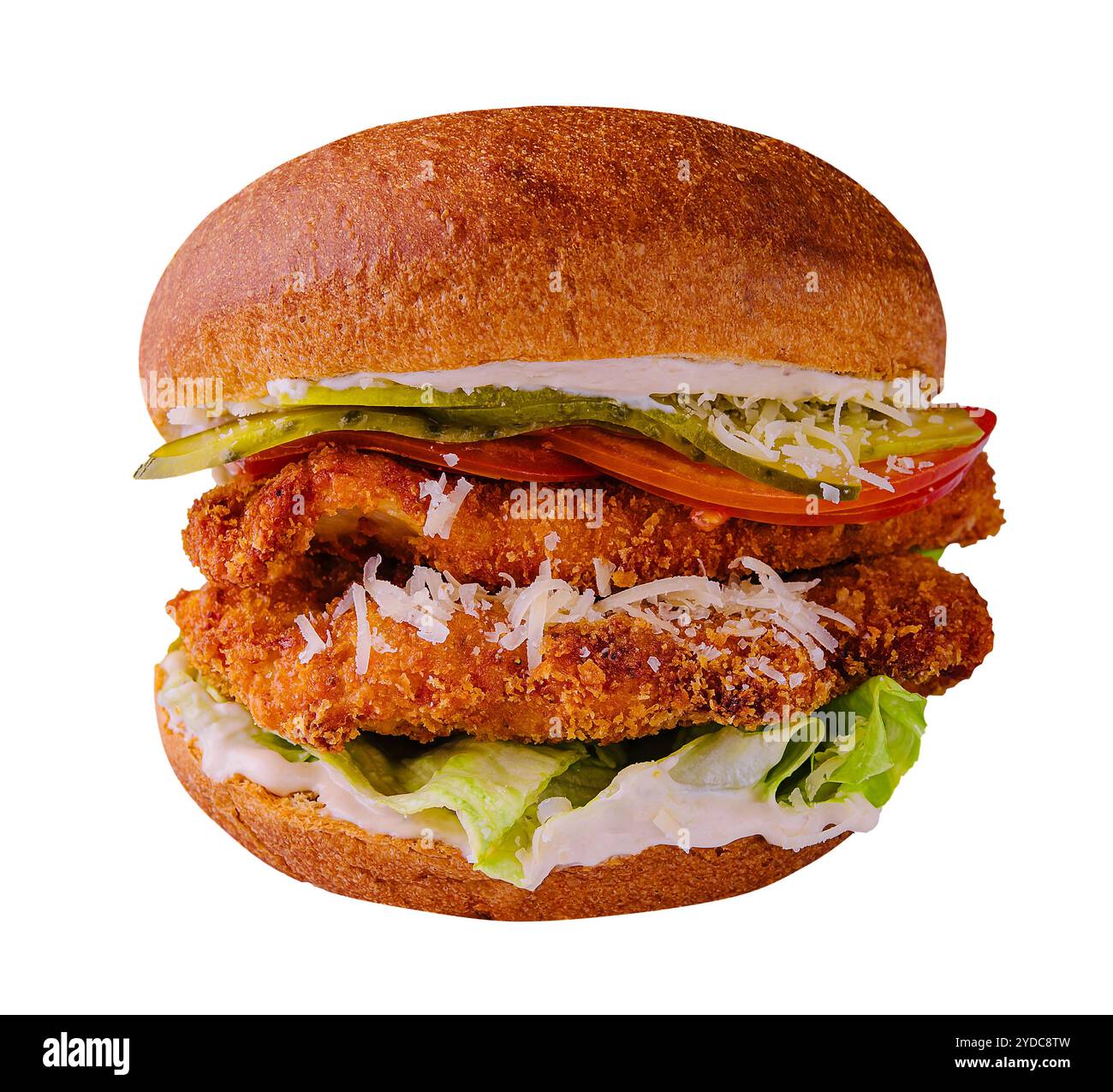 Hamburger con pepite di pollo in salsa cremosa isolata su sfondo bianco Foto Stock