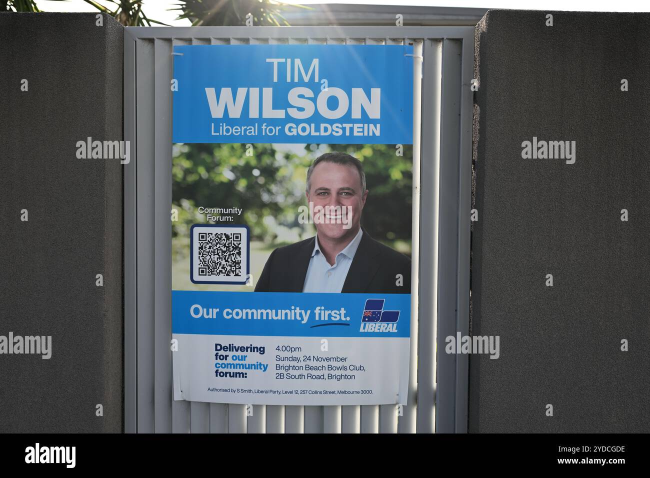 Firma per Tim Wilson, il candidato del Partito Liberale per l'elettorato federale di Goldstein, che promuove un forum della comunità che sta gestendo Foto Stock